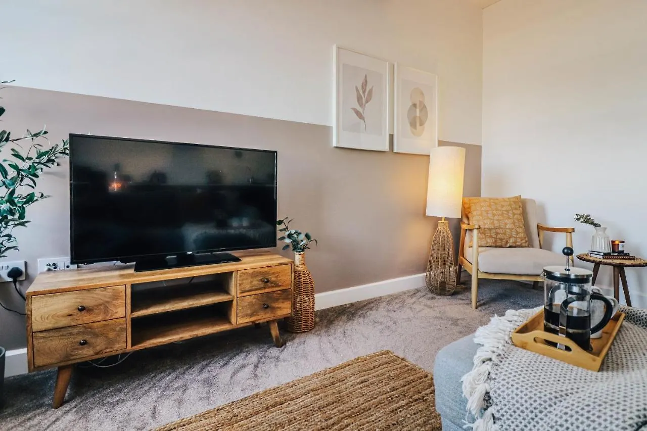 Principality View Apartment Two, By Solace Stays Cardiff
