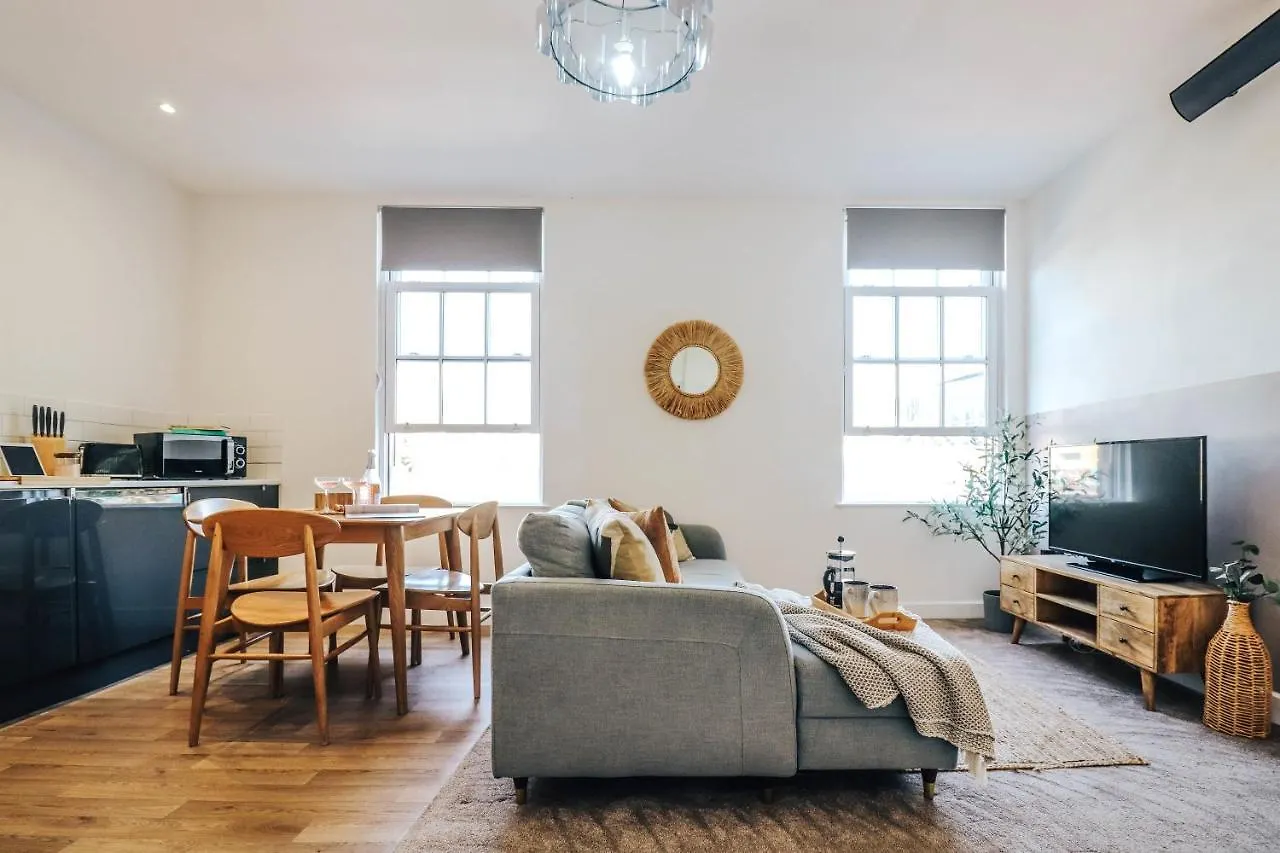 Principality View Apartment Two, By Solace Stays Cardiff