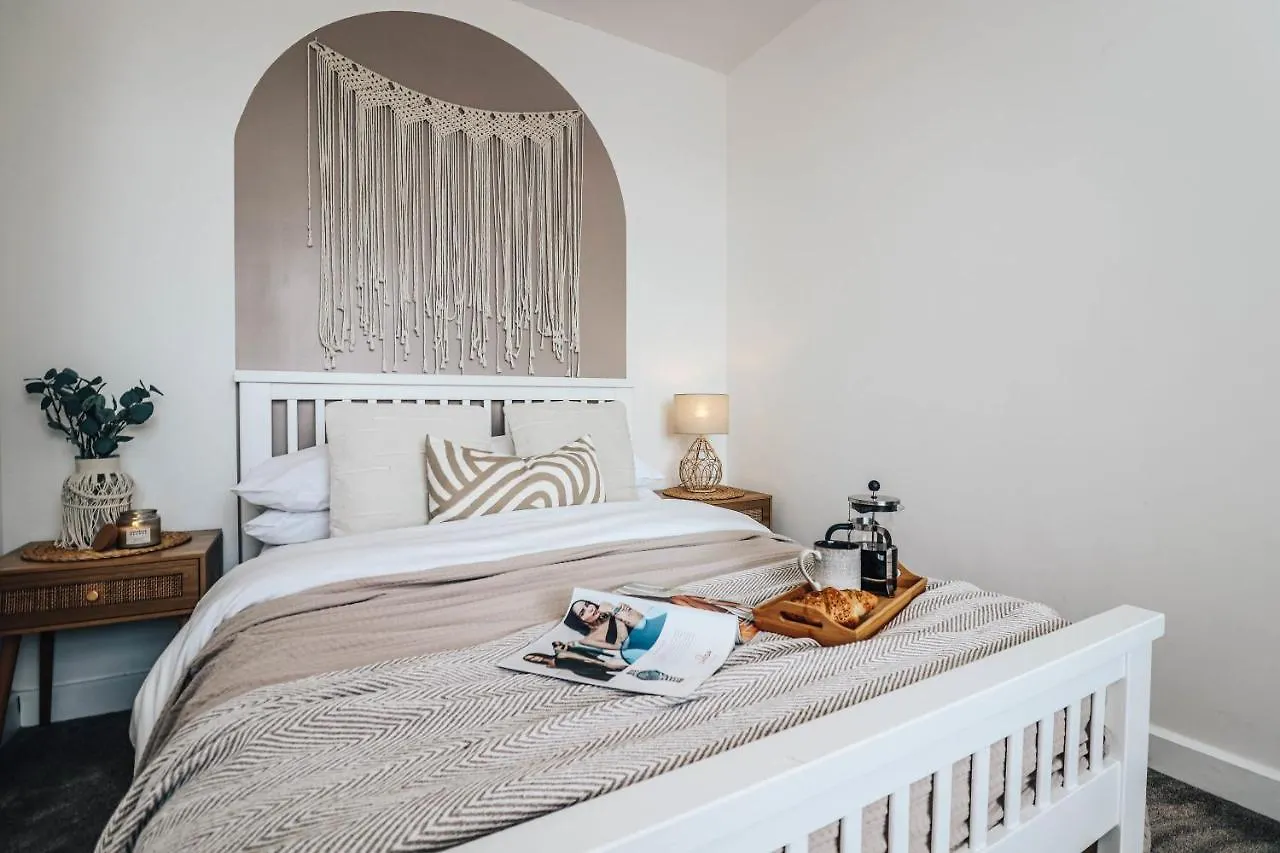 Principality View Apartment Two, By Solace Stays Cardiff 0*,