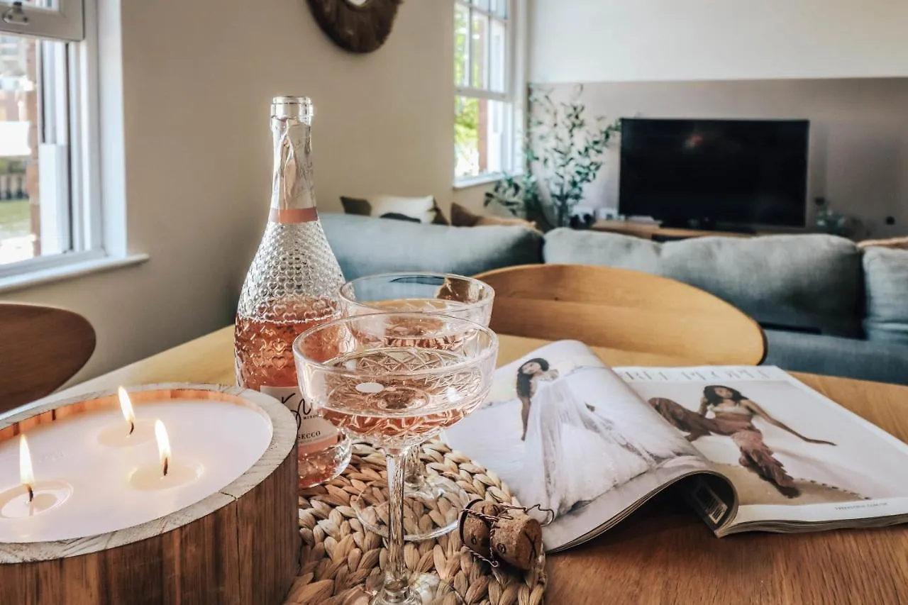 Principality View Apartment Two, By Solace Stays Cardiff