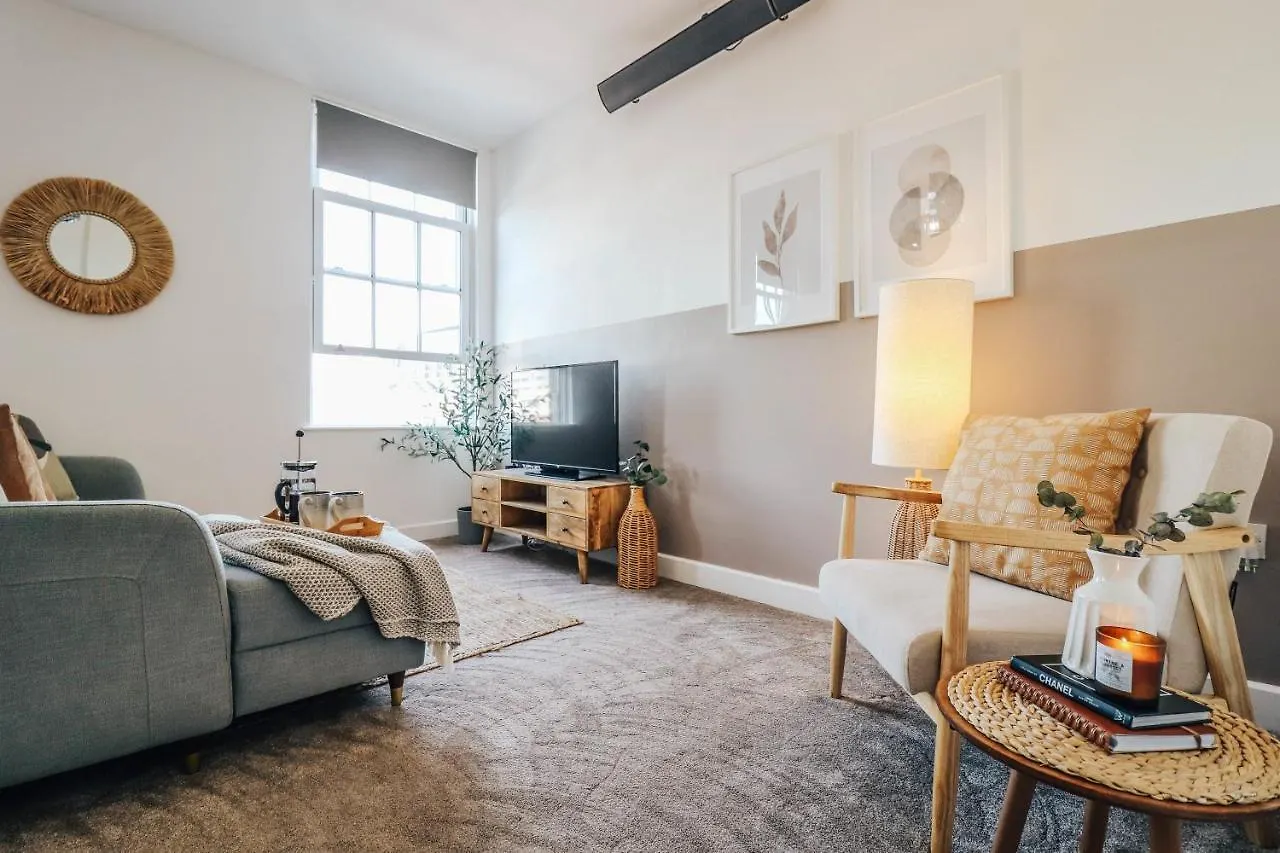 Principality View Apartment Two, By Solace Stays Cardiff