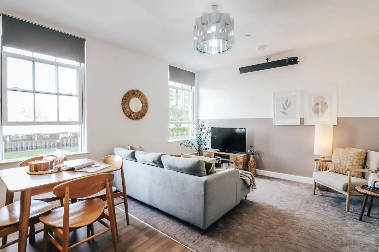 Principality View Apartment Two, By Solace Stays Cardiff