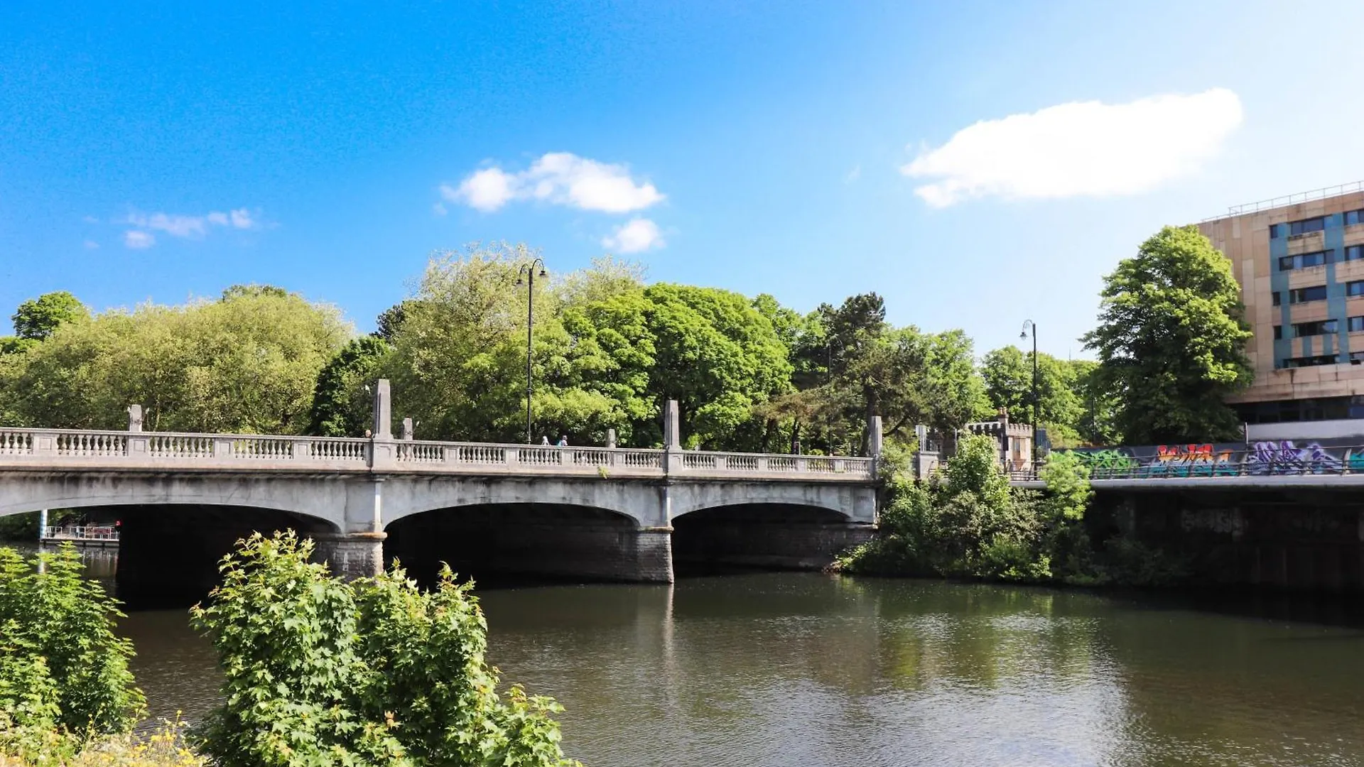 Principality View Apartment Two, By Solace Stays Cardiff 0*,